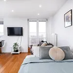 Checkmate With Terrace&ac Metro Plocka Appartement Varsovie