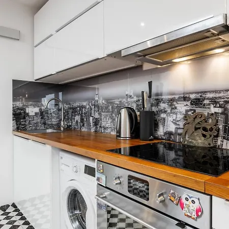 Checkmate With Terrace&ac Metro Plocka Daire *