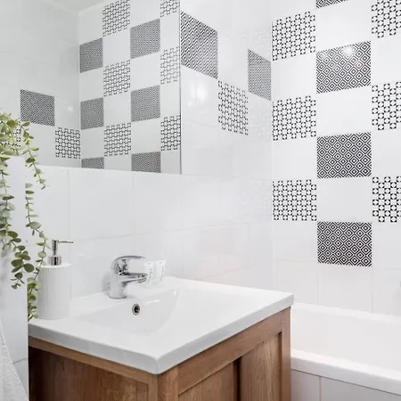 Daire Checkmate With Terrace&ac Metro Plocka Varşova