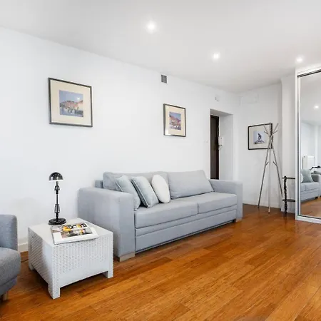 Checkmate With Terrace&ac Metro Plocka Daire