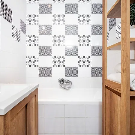 Daire Checkmate With Terrace&ac Metro Plocka Varşova