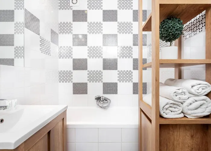 The Checkmate Ac Metro Plocka * وارسو